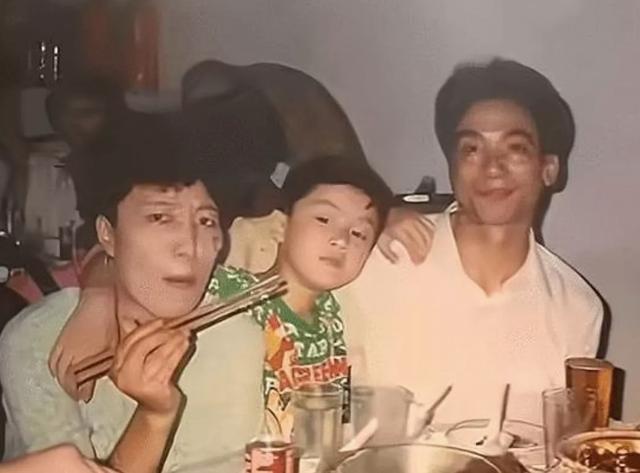 乔任梁父母首谈儿子去世经历，妈妈哭到晕倒，费时一年找清幽墓地