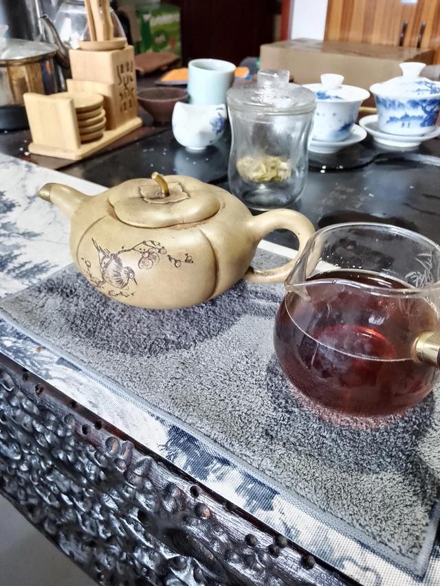 喜欢吃麻辣咸鲜的人，适合饮什么茶？