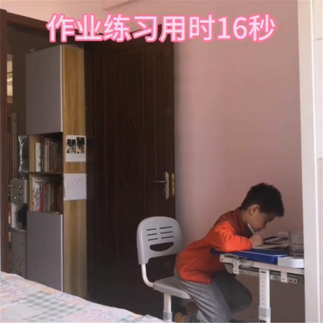 新房装修，孩子学习桌放在哪里最合适？听听“奖状墙”妈妈怎么说