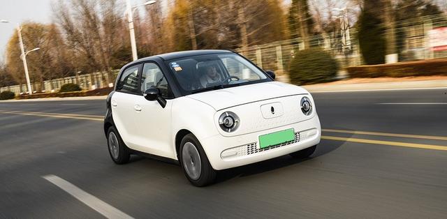 最低续航301km，6.98万起售，月销6508辆，欧拉黑猫值不值？