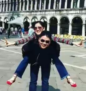 刘强东：深爱初恋女友，为何会娶小19岁章泽天？