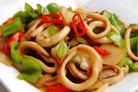 秋冬换季气温忽高忽低孩子容易感冒，多吃鲜香菜，预防感冒