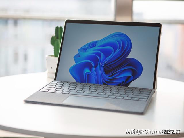 微软的固执与用户的偏执 Surface Pro 8评测