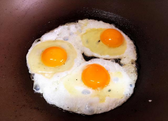 补钙别只喝牛奶，这4样“平价”食材，钙含量更高，不懂可惜了
