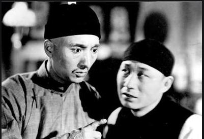 演员陈强:恶霸专业户陈强，曾两次险些丧命，去世后刘晓庆为何会伤心痛哭