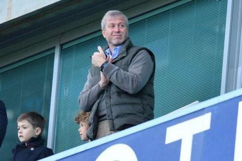 当年俄罗斯寡头在普京对付他们的时候为什么不能反制普京