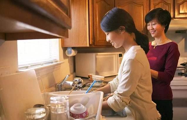 独生子女的家庭，父母晚年幸福感会降低，需要提前做好心理准备