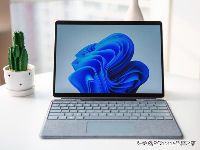 微软的固执与用户的偏执 Surface Pro 8评测