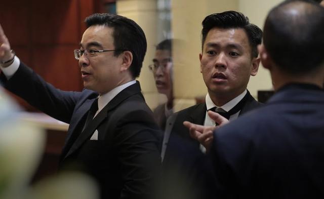 向华强家族聚会手握价值46万国产手机的新义安龙头何许人也