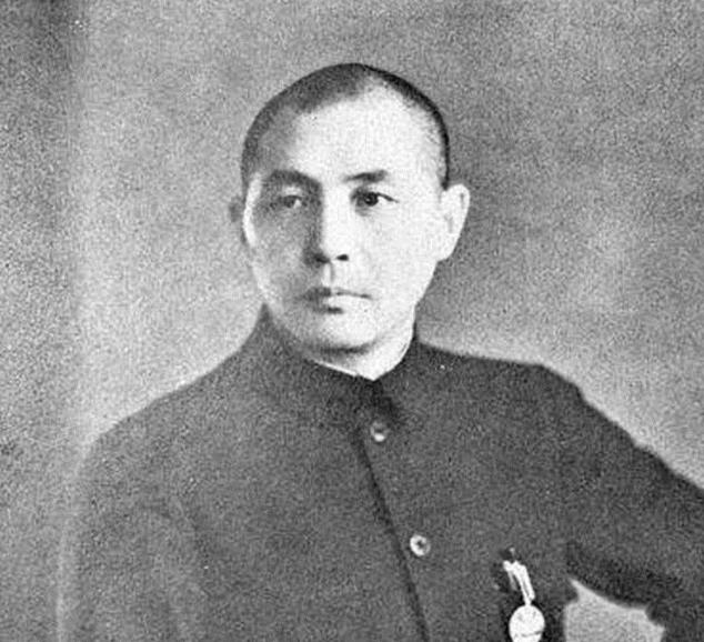 抗美援朝战争中，功德林7名战犯做了什么事，主席表扬了他们