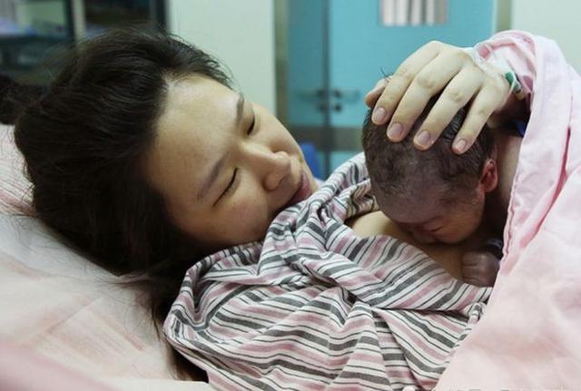 宝宝有8种反射，出生6个月内逐渐消失，若缺乏可能是“脑损伤”