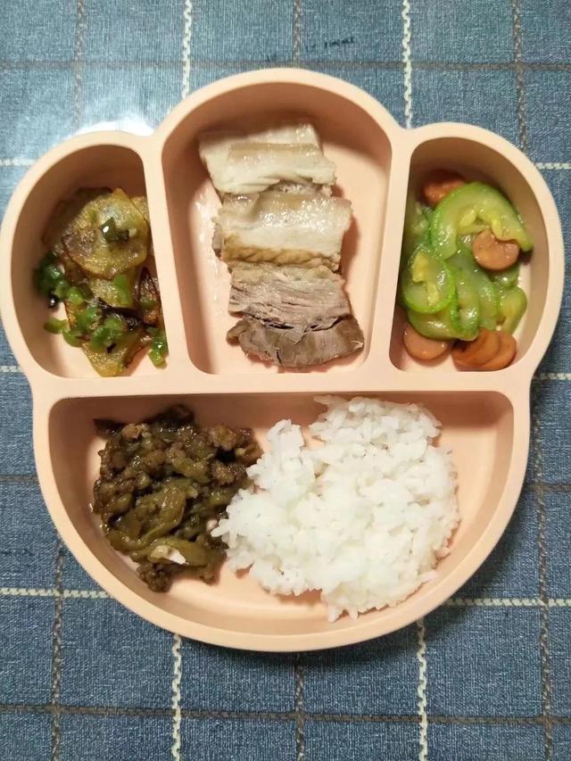 每天坚持做的一件事，两岁宝宝的午餐
