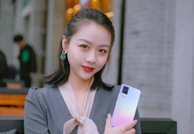 2021年内行人最爱的4款手机，小白跟着后面买，不再被坑