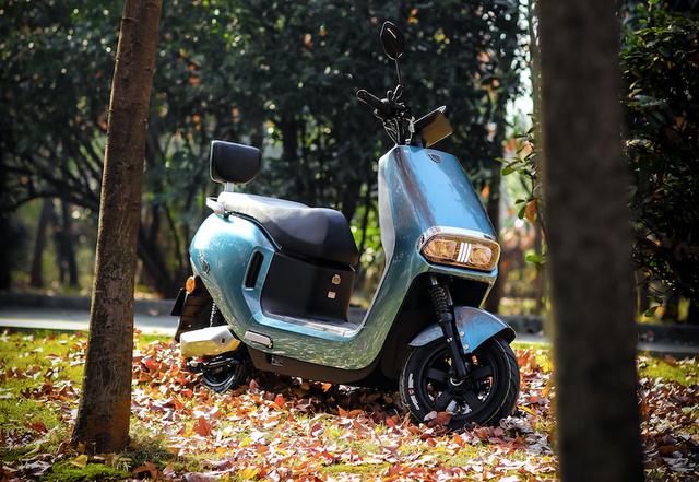 这2款大功率电摩，续航可达200公里，完美解决外卖小哥里程焦虑