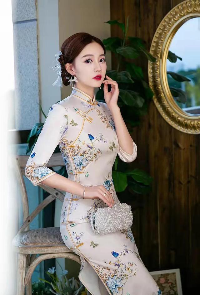 旗袍怎么穿(中国传统旗袍怎么穿才好看)-桔子edu