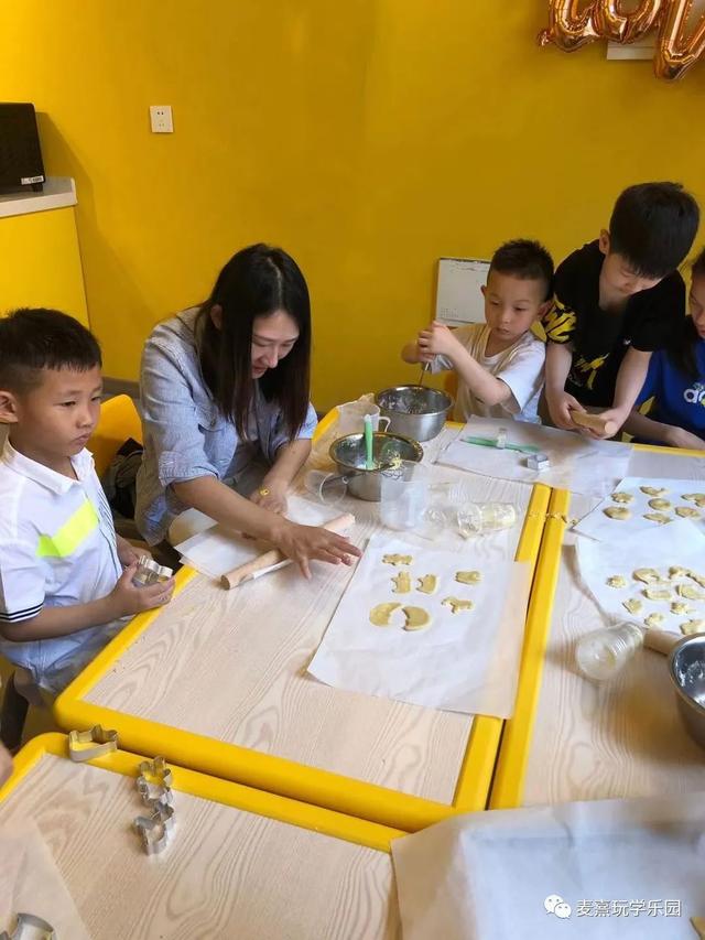 CCTV发现品牌栏目组-MACY是如何让小朋友们越玩越聪明的?麦喜玩学