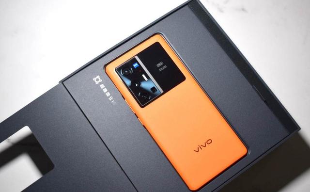 贵有贵的道理！目前这4部旗舰手机最值得考虑，几乎没有短板