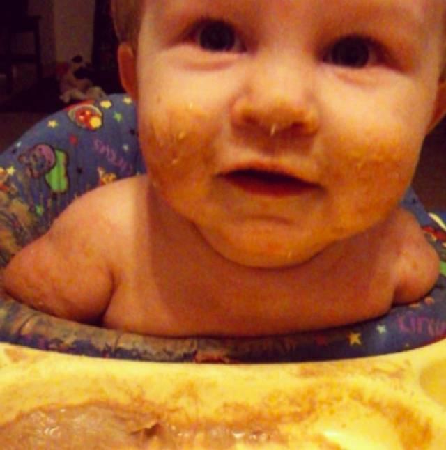 B超婴儿无四肢，18岁妈妈拒绝堕胎，冒险生子，把孩子养成男子汉