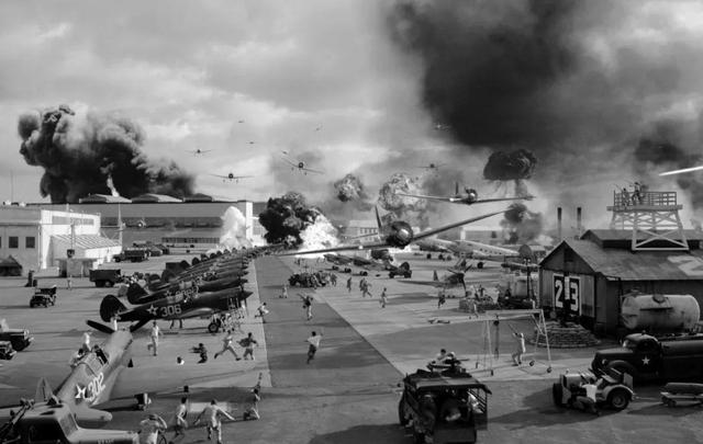 驻扎的珍珠港,他们穿云破雾,大批日本零式轰炸机从六艘航空母舰起飞