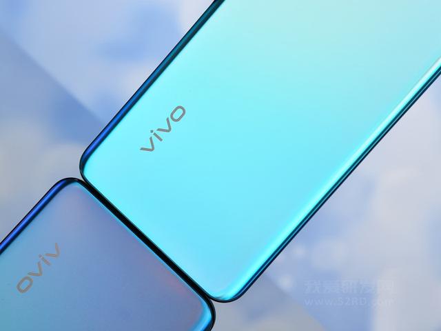 Vivo S12 Pro真机地铁亮相 摩托罗拉随时可能截胡