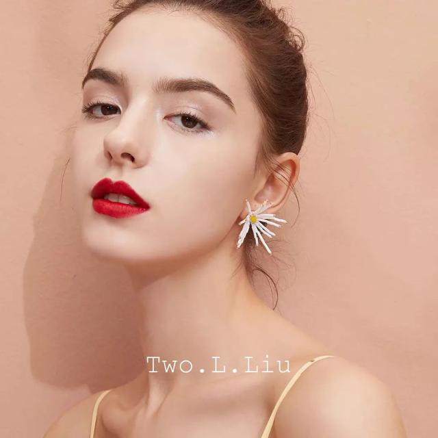 饰品与饰物怎么搭配（不同风格、脸型如何选饰品）