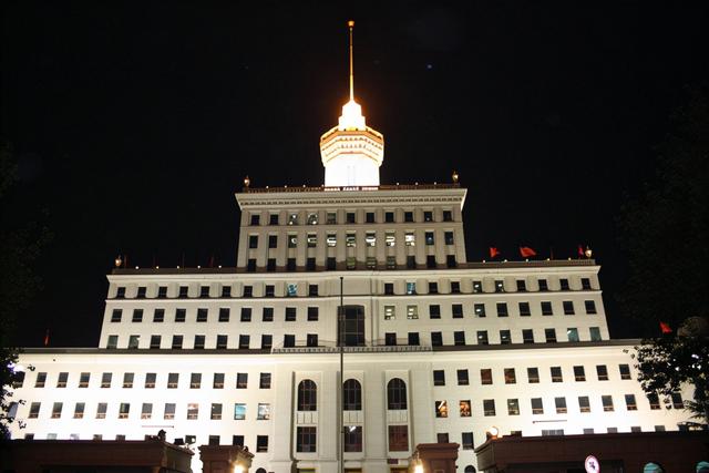 让孩子走偏方向的主要原因并非是动画片，而是家长失败的教育