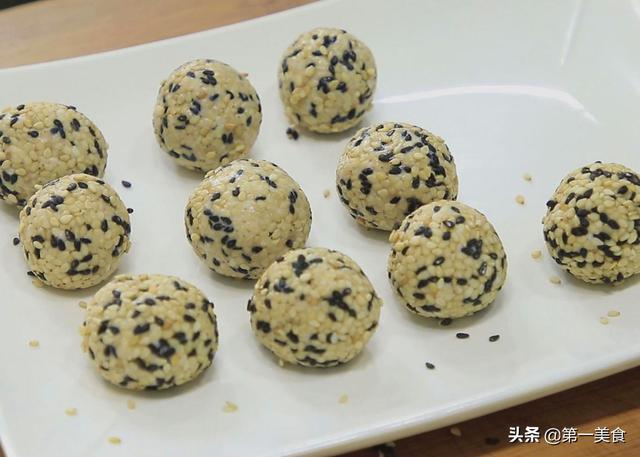 想吃零食不用买，4种面食详细做法，不用烤箱不发面，几分钟出锅