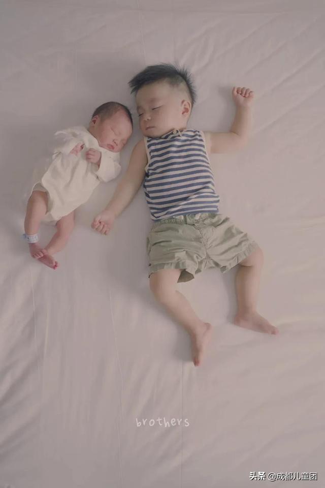 隔10天拍张照，拍视频，写手帐……90后妈妈们这样记录孩子的成长