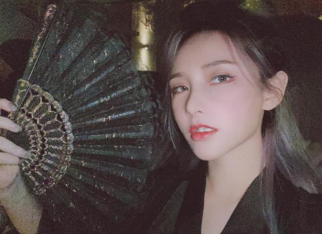 35小时狂揽50多万魔王加冕b站一姐这不比冯提莫划算