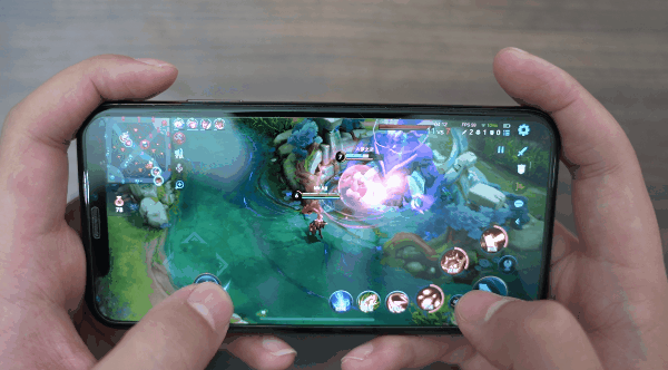 iPhone 真的比安卓耐用吗？测评两台几年前的旧手机