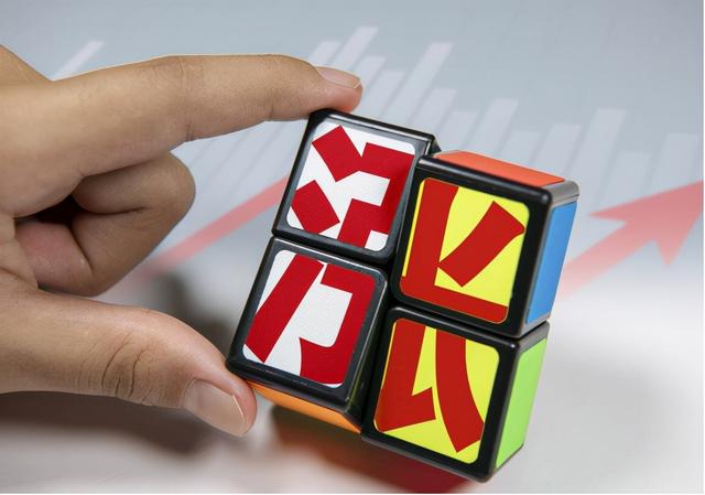 200万存银行理财，年利率5%，未来的30年够养老吗？