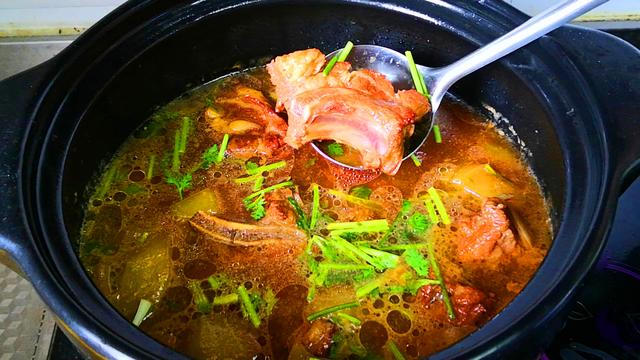 “寒露一碗汤，不用医生帮”，这6道汤水常常喝，润喉降燥又暖胃