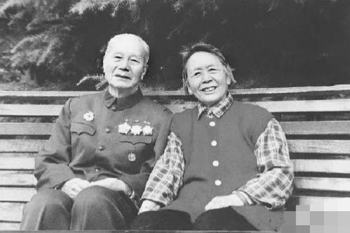 “红色华佗”开国中将傅连璋养生秘诀：4个习惯，身康体健