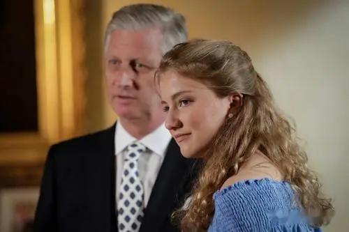 国外小孩说中文内卷？公主、王子、精英富二代…一个比一个标准