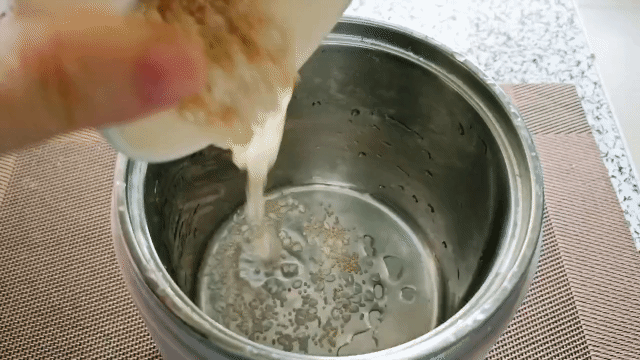 天冷多给孩子吃1碗粥，补充蛋白质和维生素，暖呼呼的好舒服