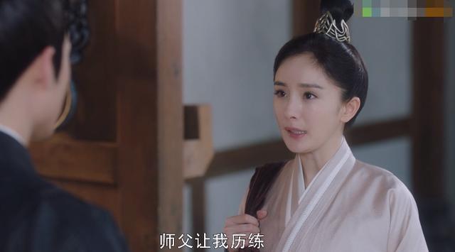 杨幂新剧引争议，35岁演“古偶少女”：这次被骂，她冤吗？