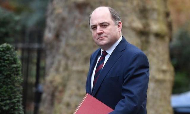 中美南海争雄 一方疯狂围堵 一方巧妙破局 今日热点