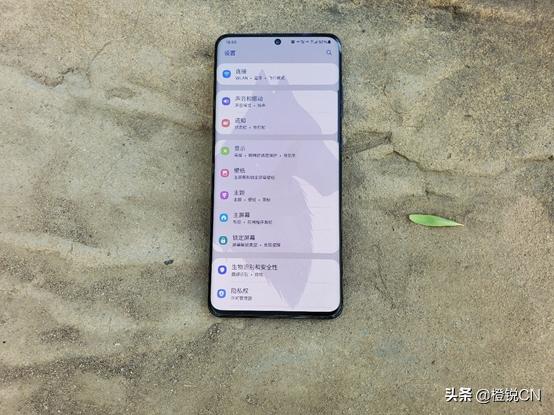 一年后，再看三星S20 Ultra：极致的硬件弥补不了拉垮的体验