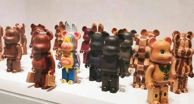 一只熊换一套房，比炒鞋还狠的潮玩式割韭菜