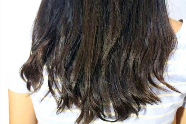 40多岁的女性，头顶多白发，说明老了？白发能不能转黑？听医生说