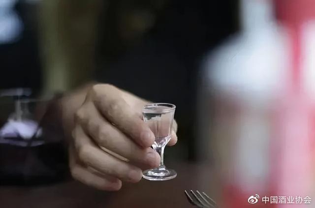酒韵 | 下班喝点小酒，延伸出工作与生活的最优距离