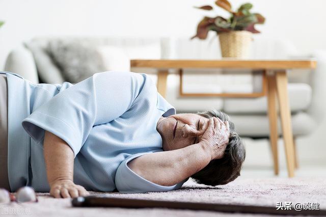 老年人要长寿，需迈过“身体虚弱”关！75岁后做好这6点有助延寿