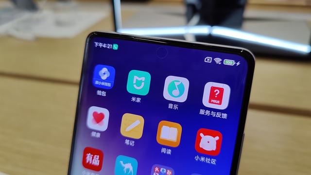 小米MIX4真實體驗如何？顯示很牛，自拍落伍