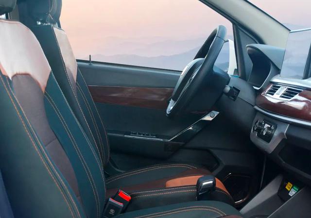 汉唐Q8电动车改款评测：搭载8度锂电池，续航150公里，适应全路况