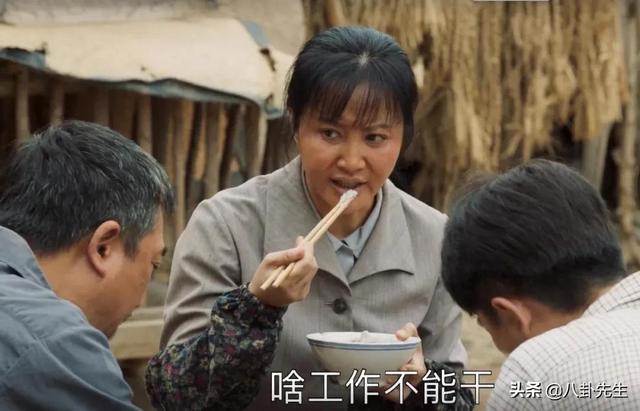 大陶红:折腾脸后颜值大跌的8位女星：多数已过气，有人嘴都歪了