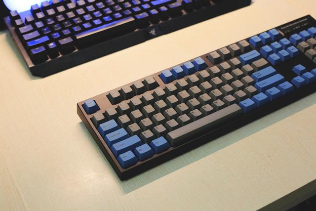 大L无线来了，钢板走了 Leopold NP900R BT蓝牙双模机械键盘