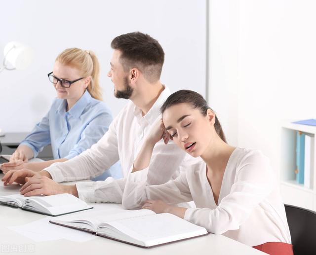 注意，这些改善睡眠质量的误区不仅作用不大，还可能让你越睡越累