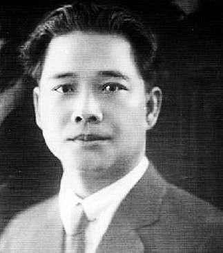 伪军中将给粟裕送了盒烟，粟裕发现不对大喊：部队集合，电台关闭