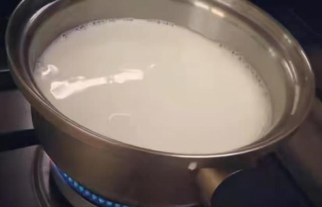 孩子喝牛奶，选“盒装”还是“袋装”？这些区别宝妈要早点了解