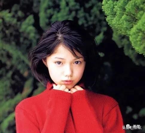仲村美宇演出了富江的寒意和妖异感.